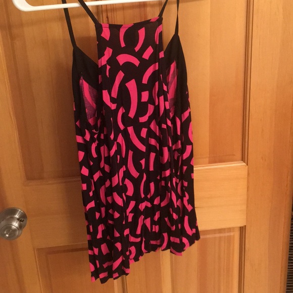 H&M black and hot pink tank top - Picture 3 of 3